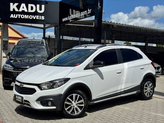 CHEVROLET ONIX 1.4 MPFI ACTIV 8V FLEX 4P AUTOMÁTICO